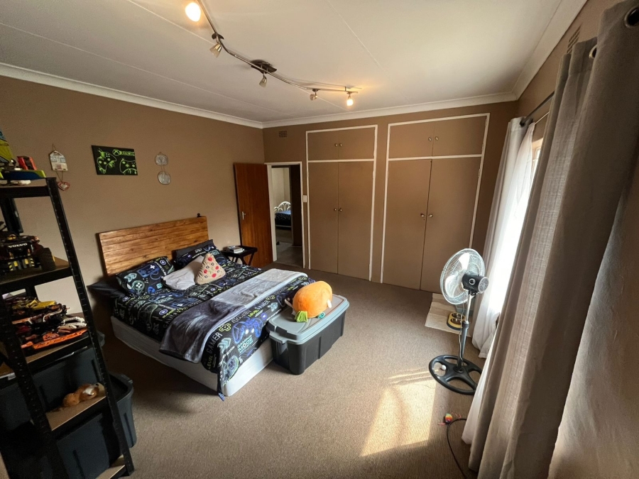 4 Bedroom Property for Sale in Protea Park North West